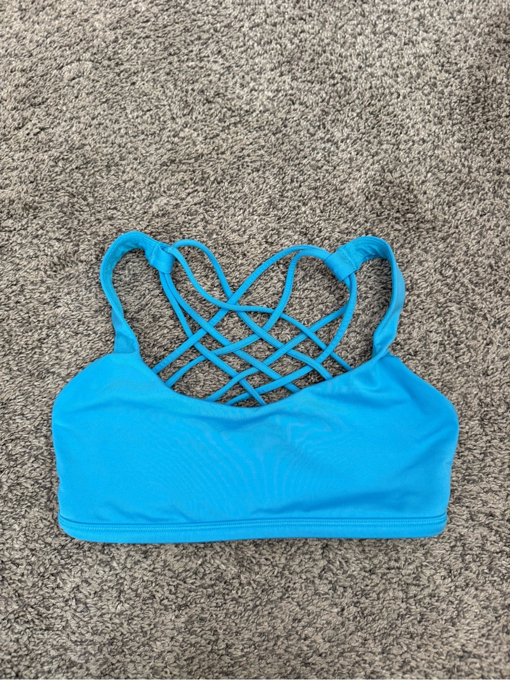 Lululemon free to be bra size 4